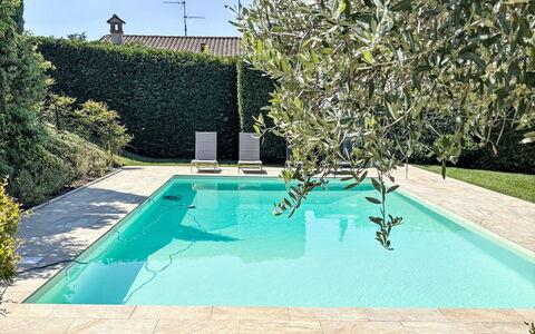 Ca' Del Vento: Piscina, Azul, Recurso, Material Compuesto, Sombra, Mueble Para Exteriores, Loseta, Eco Hotel, Losa, Patio Interior