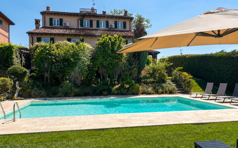 Ca' Del Vento: Piscina, Barrio Residencial, Recurso, Mueble Para Exteriores, Casa, Jardín, Sunlounger, Inmuebles, Hacienda, Paisajismo