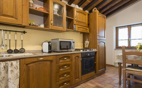 Casa Clotilde: Gabinetes, Edificio, Mueble, Mostrador, Cajón, Madera, Cocina, Ventana, Aparato De Cocina, Diseño De Interiores