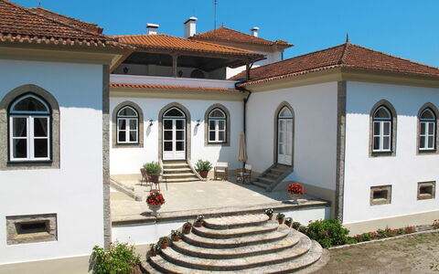 De Ferreira: Planta, Cielo, Ventana, Propiedad, Edificio, Casa, Arquitectura, Puerta, Pared, Barrio Residencial