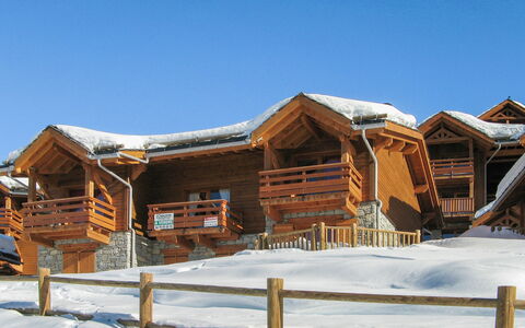 Valmeinier 606: Casa, Cuarto De Troncos, Nieve, Invierno, Propiedad, Casa, Bienes Raíces, Techo, Edificio, Vía Muerta