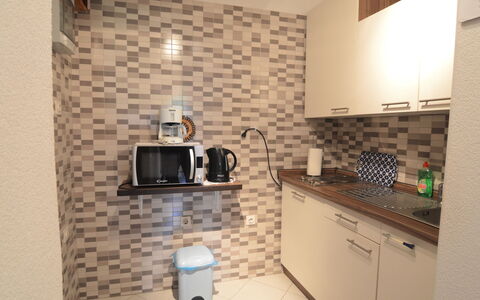 Trogir 667: Propiedad, Loseta, Habitación, Pared, Diseño De Interiores, Mueble, Casa, Edificio, Suelo, Bienes Raíces