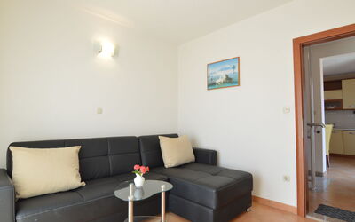 Viktor 667.2: Habitación, Propiedad, Mueble, Sala, Suelo, Edificio, Diseño De Interiores, Asentamientos Humanos, Pared, Casa
