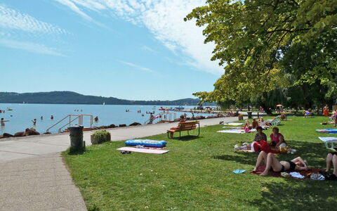 Balatonfüred 603: Agua, Nube, Cielo, Planta, Árbol, Lago, Costeras Y Los Accidentes Geográficos Oceánico, Playa, Hierba, Ocio