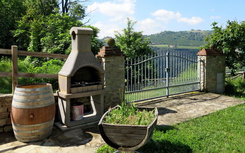 La Rovere: Propiedad, Jardín, Agua, Hierba, Casa, Árbol, Paisajismo, Paisaje, Bienes Raíces, Yarda