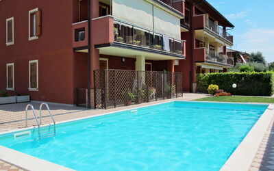 Sirmione 622: Propiedad, Piscina, Edificio, Bienes Raíces, Casa, Departamento, Recurso, Ocio, Casa, Barrio Residencial