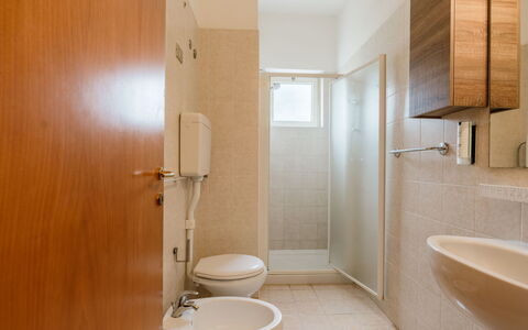 Manerba 644: Piso, Diseño De Interiores, Suelo, Techo, Habitación, Departamento, Arreglo De Tubería, Manchas De Madera, Baño