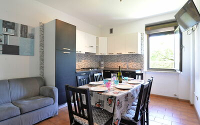 Anna 608.2: Habitación, Propiedad, Mueble, Edificio, Diseño De Interiores, Comedor, Bienes Raíces, Techo, Casa, Suelo