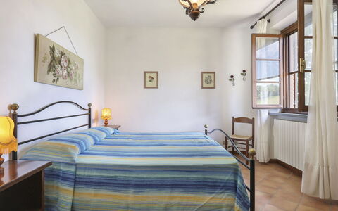 Terricciola 603: Habitación, Cama, Habitación, Mueble, Propiedad, Sábana, Marco De La Cama, Diseño De Interiores, Techo, Lecho