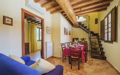 Ponziani 613.1: Mesa, Cielo, Propiedad, Mueble, Planta, Silla, Azur, Sombra, Diseño De Interiores, Arquitectura