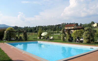 Lucca 656: Piscina, Propiedad, Bienes Raíces, Edificio, Inmuebles, Ocio, Villa, Casa, Vacaciones, Recurso