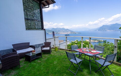 Stresa 613: Propiedad, Casa, Bienes Raíces, Edificio, Cielo, Vacaciones, Habitación, Hierba, Mesa, Mueble