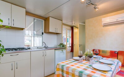 Alojamiento:&nbsp;Belvedere Pineta Camping Village 653.3