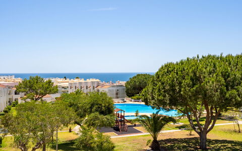 Quinta Do Torrejão: Cielo, Planta, Agua, Planta De La Comunidad, Árbol, Azur, El Terreno Del Lote, Arecales, Hierba, Paisaje Natural