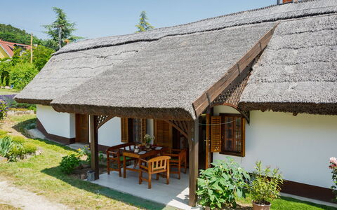 Szijartó: Cubrir Con Paja, Techo, Cabaña, Casa, Casa, Sombra, Jardín, Casa De Campo, Diseño