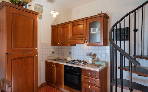 Casa U Baregu: Mostrador, Gabinetes, Mueble, Propiedad, Edificio, Cocina, Cajón, Madera, Diseño De Interiores, Encendiendo