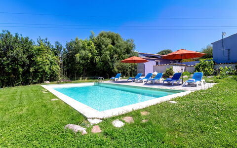 Oliviola: Azul, Jardín, Piscina, Recurso, Inmuebles, Casa De Campo, Paisajismo, Césped, Hacienda, Patio Interior