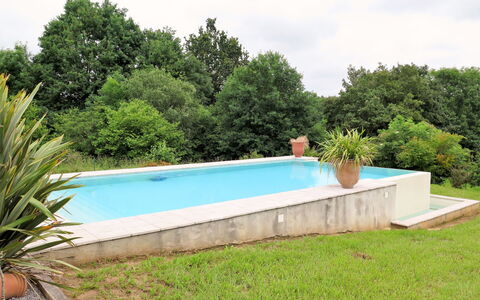 Aucéloun: Piscina, Propiedad, Hierba, Patio Interior, Ocio, Rectángulo, Casa, Bienes Raíces, Yarda, Casa