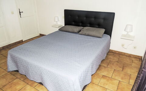 Kasara: Cama, Habitación, Lecho, Mueble, Sábana, Suelo, Linos, Piso, Textil, Marco De La Cama