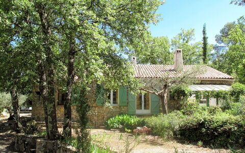 Mas des Lavandes: Propiedad, Casa, Vegetación, Cabaña, Árbol, Casa, Bienes Raíces, Edificio, Inmuebles, Área Rural