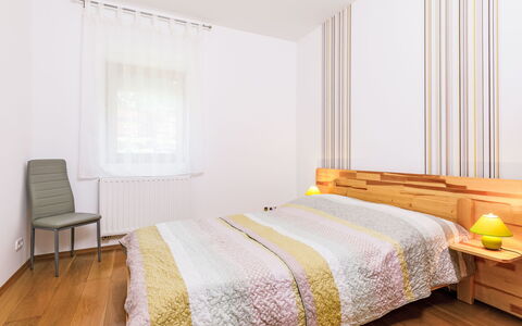 Horvath: Cama, Diseño De Interiores, Habitación, Piso, Pared, Mueble, Suelo, Lecho, Sábana, Madera