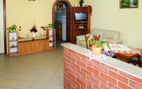 Brigi: Loseta, Suelo, Propiedad, Habitación, Ladrillo, Pared, Piso, Mueble, Edificio, Diseño De Interiores