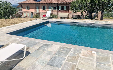 Antica Cascina: Piscina, Material Compuesto, Losa, Loseta, Hormigón, Fuente De Agua, Sombra, Mueble Para Exteriores, Guijarro