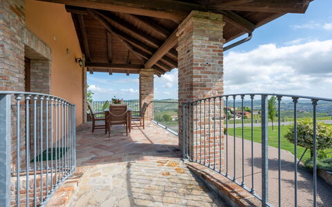 Antica Cascina: Propiedad, Planta, Cielo, Madera, Sombra, Nube, Cerca, Edificio, Barrio Residencial, Paisaje