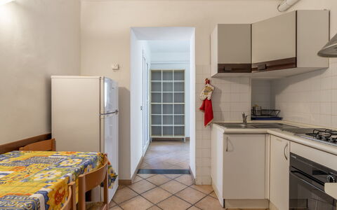 Sorei: Gabinetes, Mueble, Mostrador, Madera, Edificio, Cajón, Estufa De Cocina, Piso, Cocina, Puerta