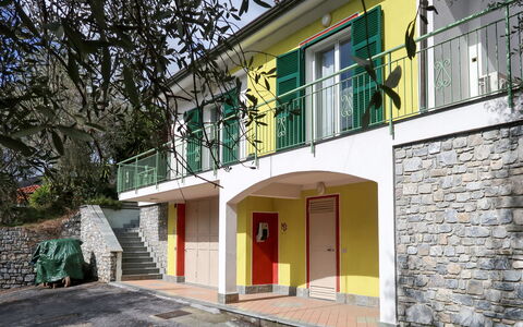 Innovativa: Propiedad, Casa, Edificio, Casa, Bienes Raíces, Arquitectura, Amarillo, Fachada, Barrio Residencial, Habitación
