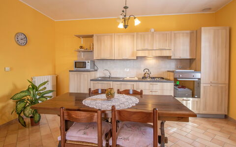 Casa Martina: Mueble, Mostrador, Planta, Gabinetes, Mesa, Lavabo, Madera, Cocina, Encendiendo, Planta De Casa