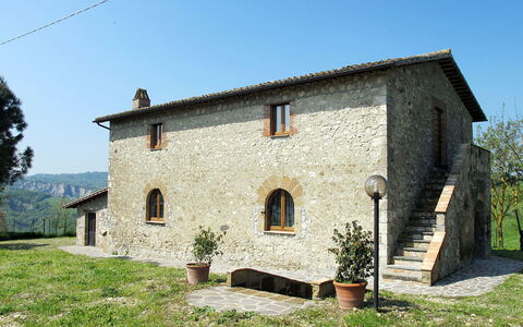 Sociano: Propiedad, Casa, Edificio, Casa De Campo, Área Rural, Cabaña, Bienes Raíces, Casa, El Terreno Del Lote, Fachada