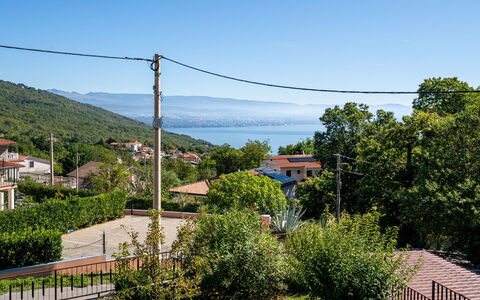 Katarina: Casa, Arbusto, Barrio Residencial, Casa, Área Rural, Cabaña, Jardín, Inmuebles, Casa De Campo, Yarda