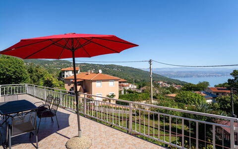 Katarina: Casa, Arbusto, Barrio Residencial, Casa, Área Rural, Cabaña, Jardín, Inmuebles, Casa De Campo, Yarda