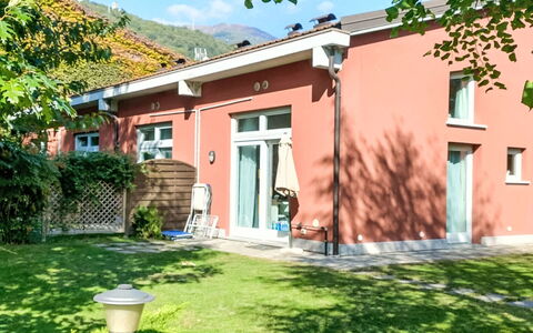 Dongo 662: Casa, Casa, Barrio Residencial, Puerta, Cabaña, Inmuebles, Yarda, Jardín, Hacienda, Césped