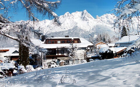 Saalfelden am Steinernen Meer 613: Nieve, Invierno, Montaña, Cordillera, Accidentes Geográficos Montañosas, Alpes, Cielo, Congelación, Árbol, Hill Station