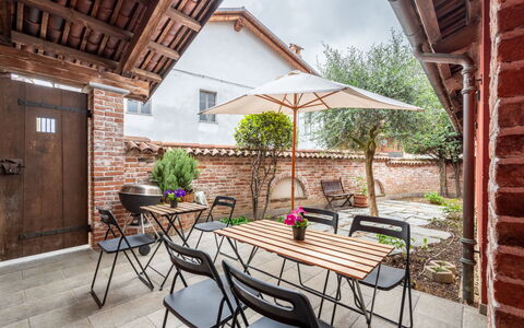 La Grotta di Cech: Mesa, Mueble, Planta, Edificio, Propiedad, Maceta, Silla, Cielo, Mesa Al Aire Libre, Planta De Casa