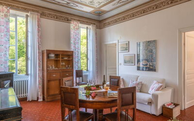 Molini di Prelà 627: Mesa, Marco, Mueble, Propiedad, Planta, Silla, Ventana, Madera, Edificio, Diseño De Interiores