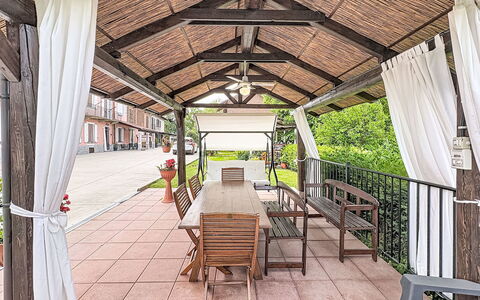 Il Cavaliere: Mueble, Porche, Mueble Para Exteriores, Sombra, Hierro, Silla, Metal, Estructura Al Aire Libre, Mesa Al Aire Libre, Cubierta