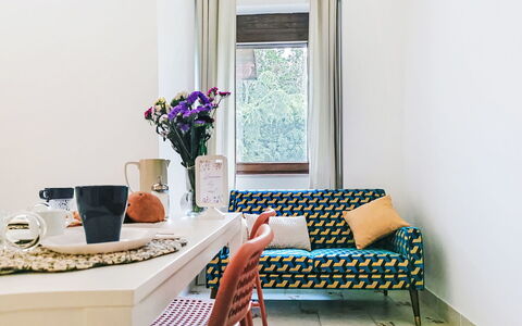 Rêve D'Or: Mueble, Diseño De Interiores, Piso, Suelo, Habitación, Textil, Sala, Casa, Sofá, Encendiendo