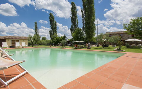 Daussiè: Piscina, Propiedad, Bienes Raíces, Recurso, Casa, Edificio, Inmuebles, Vacaciones, Casa, Ocio