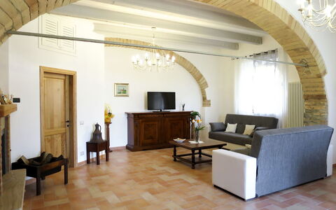 Pomarance 648: Habitación, Propiedad, Edificio, Diseño De Interiores, Mueble, Arco, Suelo, Sala, Arquitectura, Techo