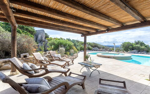 Bianca: Mueble, Mueble Para Exteriores, Recurso, Mesa, Mesa Al Aire Libre, Piscina, Silla, Sombra, Cubierta, Patio