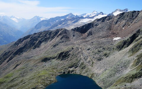 Pult: Montaña, Cielo, Agua, Nube, Paisaje Natural, Pendiente, Terreno, Lago, Paisaje