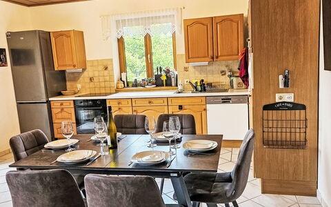 Stein an der Enns 610: Mueble, Diseño De Interiores, Piso, Cocina, Suelo, Mostrador, Gabinetes, Aparato De Cocina, Encendiendo, Habitación