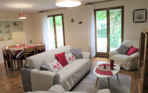 La Rose des Sables: Habitación, Sala, Mueble, Propiedad, Diseño De Interiores, Suelo, Edificio, Casa, Casa, Sofá