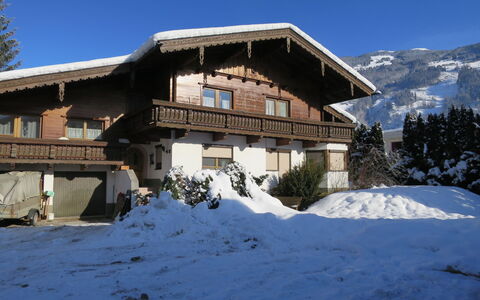Josef: Cielo, Nieve, Propiedad, Planta, Montaña, Ventana, Edificio, Pendiente, Casa, Árbol