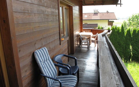 Josef: Mueble, Propiedad, Planta, Silla, Edificio, Madera, Diseño De Interiores, Mesa, Piso, Suelo