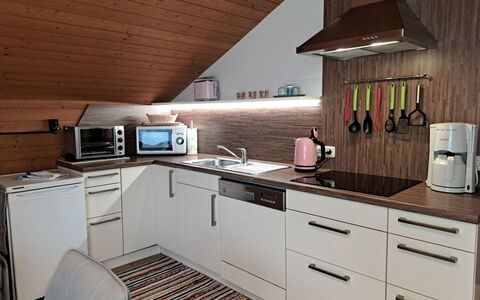 Schragl: Gabinetes, Mostrador, Propiedad, Mueble, Edificio, Lavabo, Grifo, Estufa De Cocina, Cajón, Aparato De Cocina