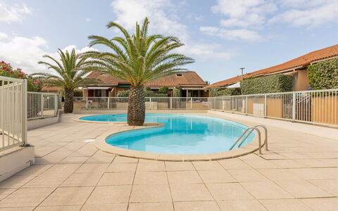 Capbreton 190: Nube, Cielo, Agua, Montaña, Edificio, Tierras Altas, Árbol, Cuerpo De Agua, Ventana, Lago